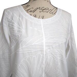 Chico’s | White Embroidered Floral Pull On Top Blouse | Size M